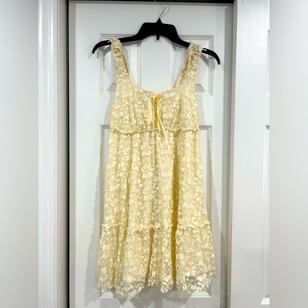 Cream/Yellow Lace Sleeveless Dress